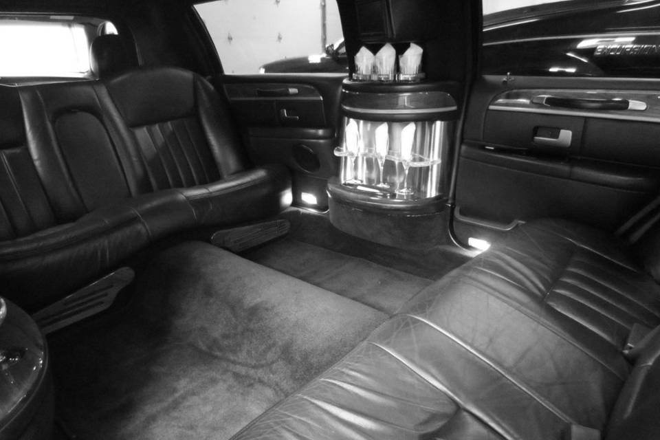 Sutton Luxury Limousine