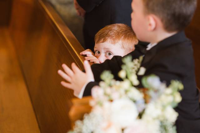 Wedding ceremony peaking