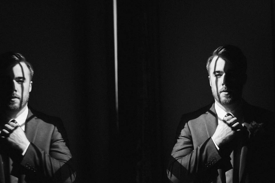 Groom photo with mirror