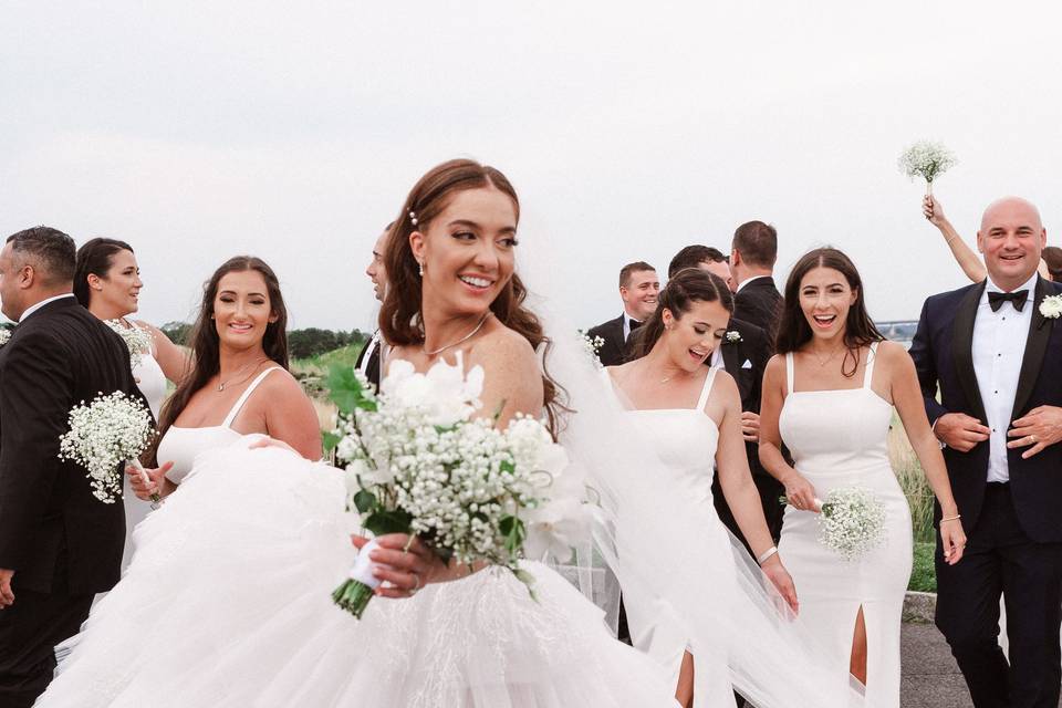 Bridal party candids