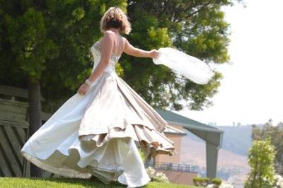 Edna Valley Vineyard bride twirl