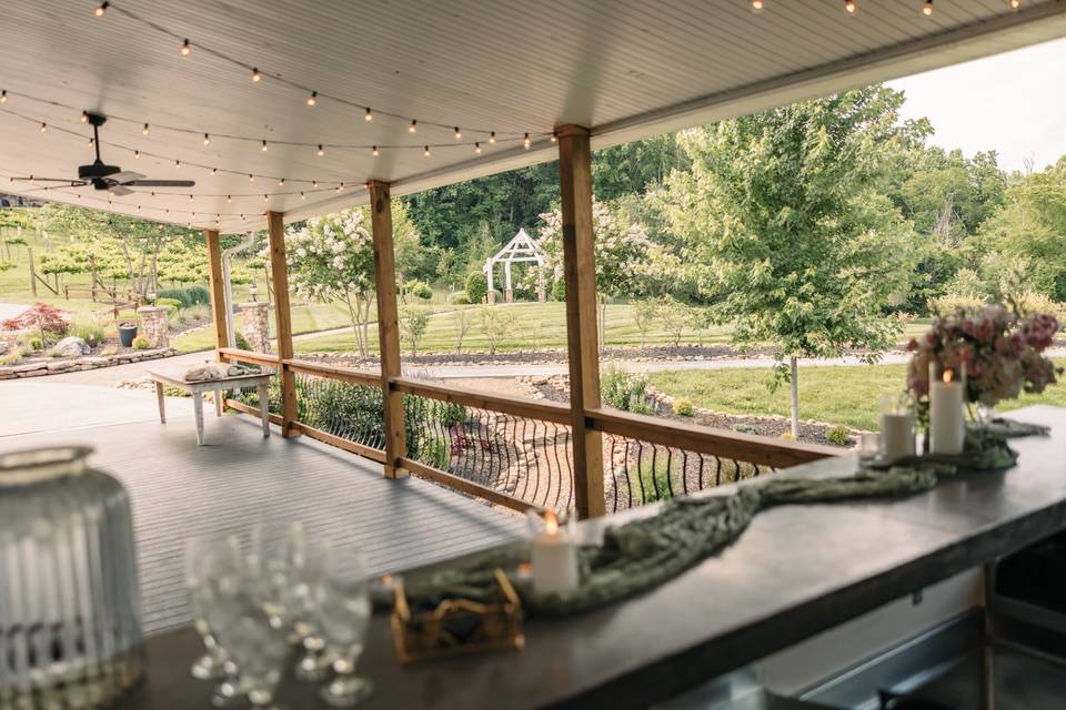 Covered Bar/Cocktail Hour