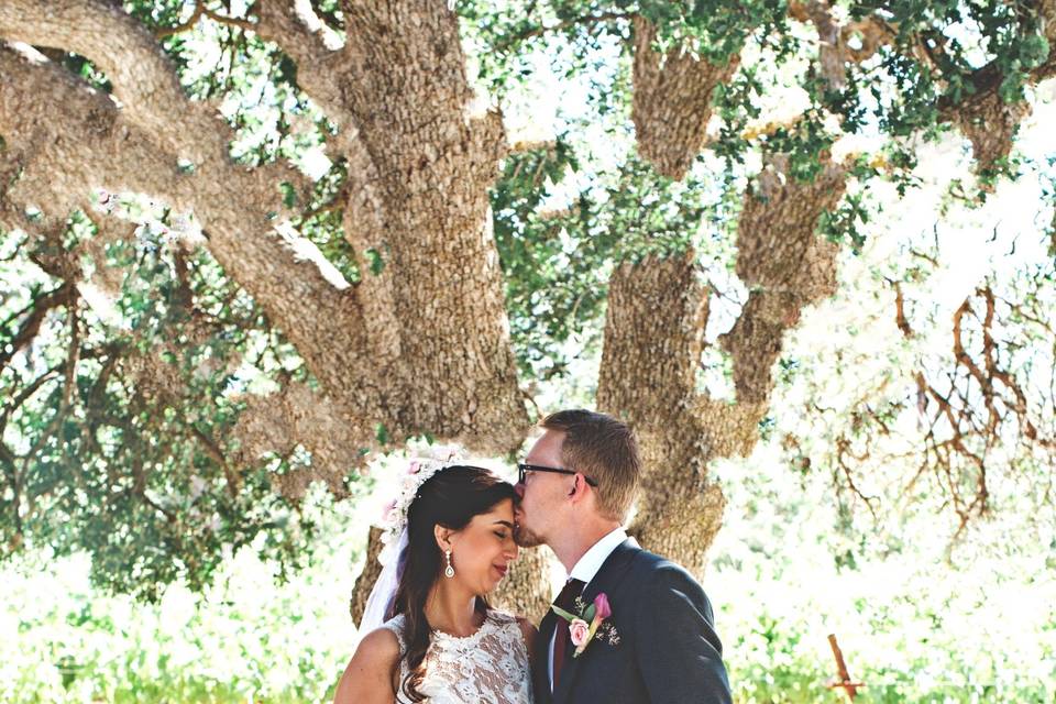 Love amongst the vines!