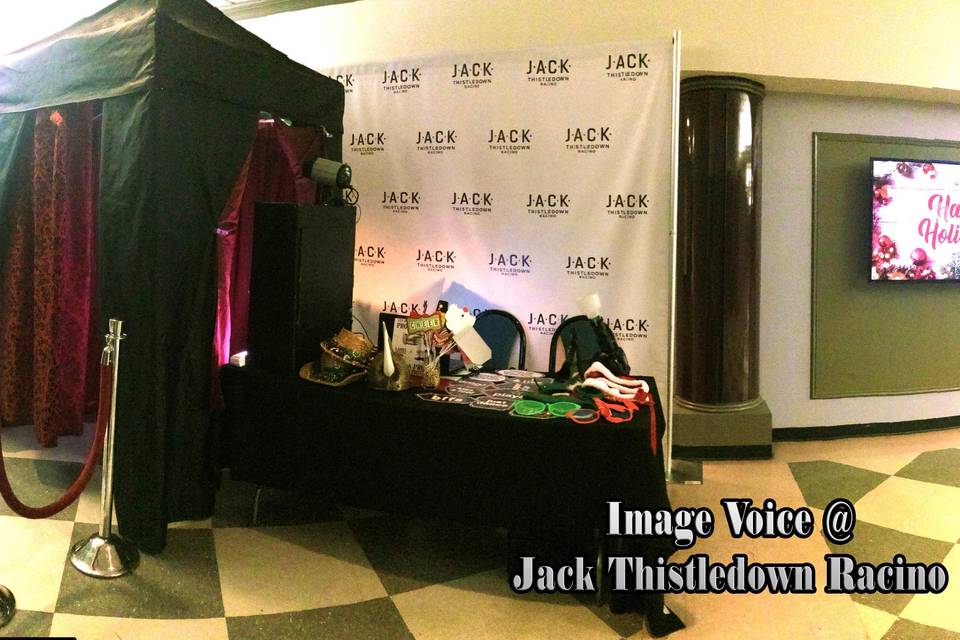 Image Voice Enclosed Booth