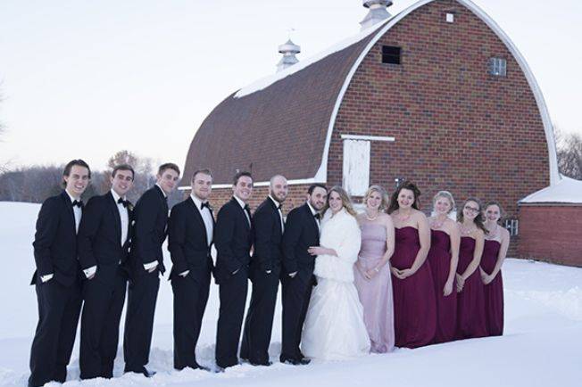 Couple's with groomsmen and bridesmaids