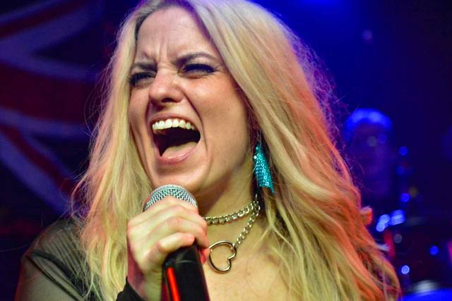 Robin belting it out