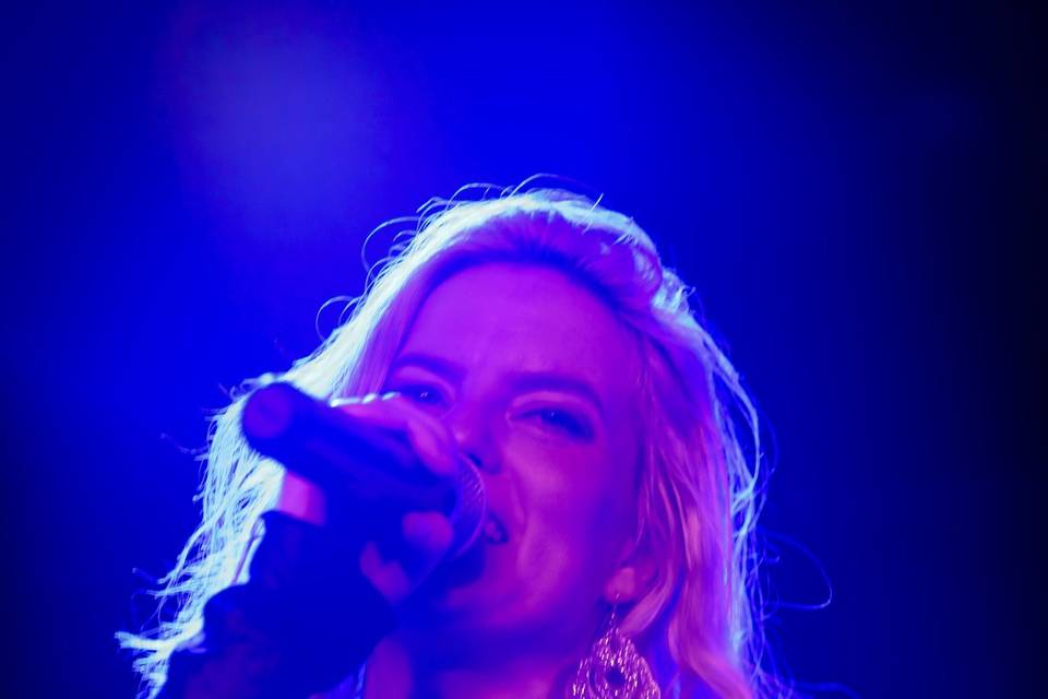 Robin Jones, Lead Vocals