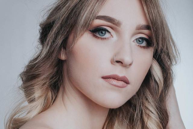Kaitlyn Van Winkle Makeup Artist