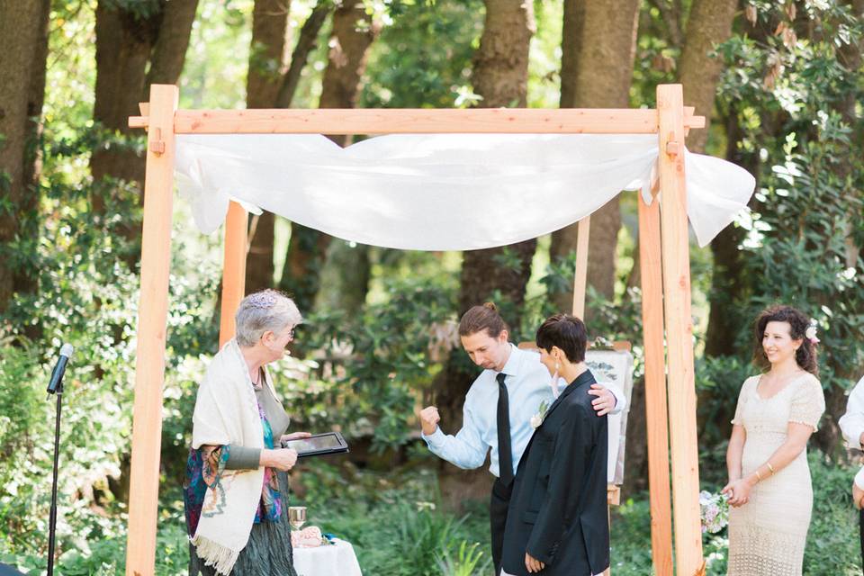 Responding to my address to them. It was so cold that May day, the groom gave his jacket to his lovely bride.Dylan John Westernwww.dylanjohnwestern.com