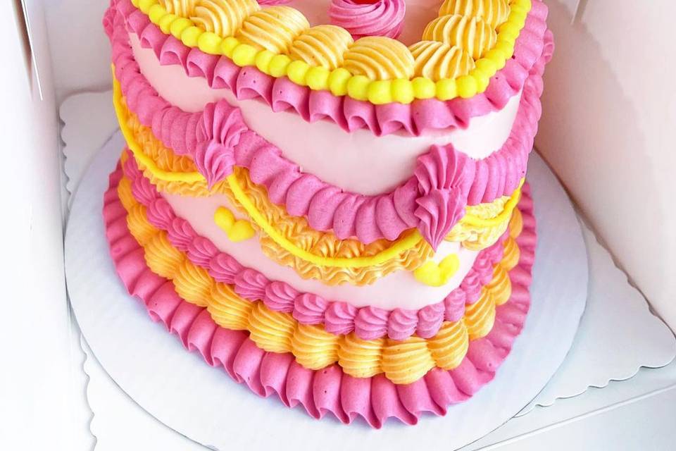 Summer vibes heart cake