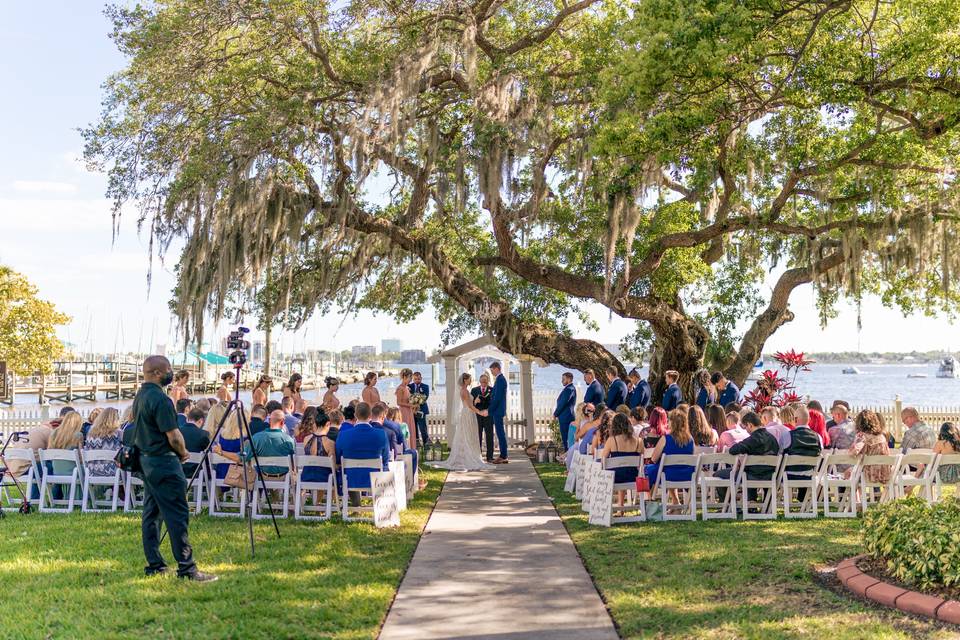 UNIQUE Weddings & Events - Tampa Bay Wedding Planner