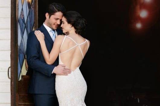 Backless lace wedding gown