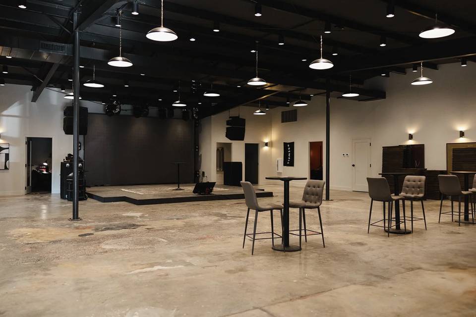 Lounge / Cocktail Area