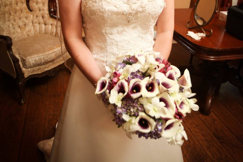 The bride holding a bouquet