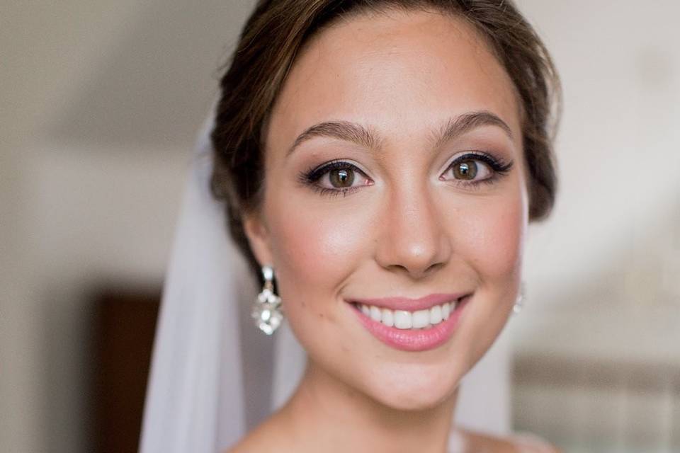 Bridal Makeup. Airbrush Makeup