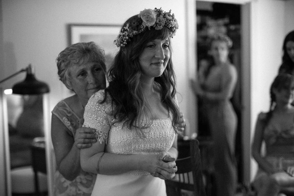 Bride & mother candid moment