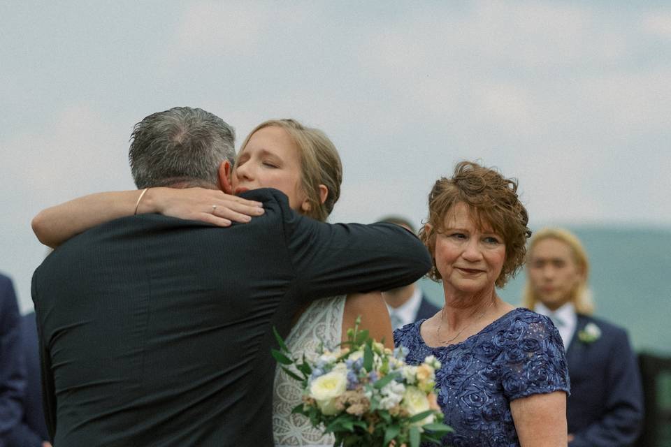 Bride hugging father Virginia