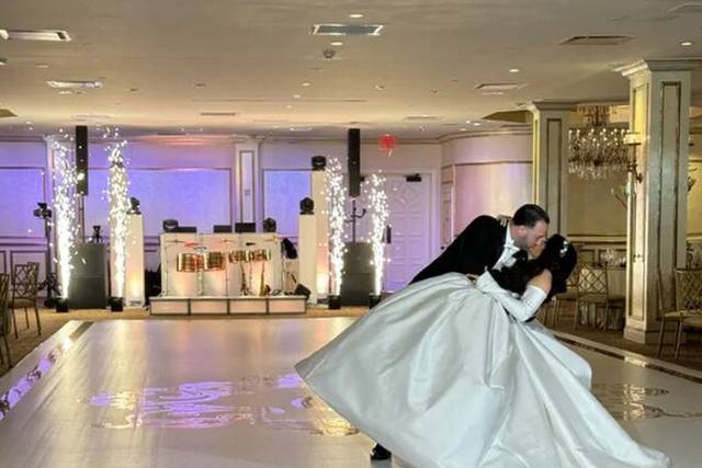 Wedding_Dance_2000px_Wide.jpg