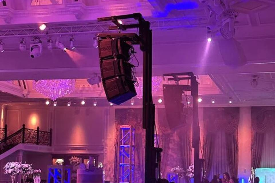 Line_Array_Setup_2000px_Wide.jpg