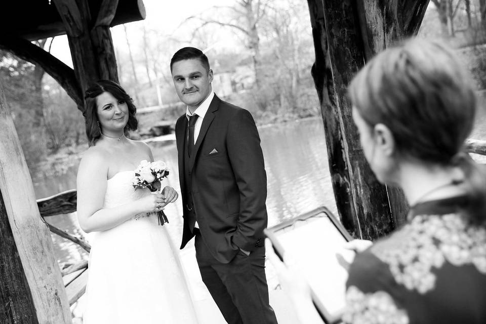 Brooklyn bridge park wedding, sacha jones and loving couple