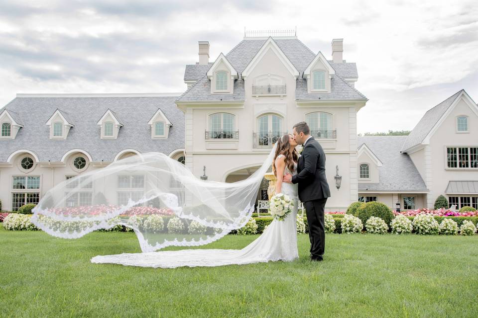 Park Chateau Veil Toss