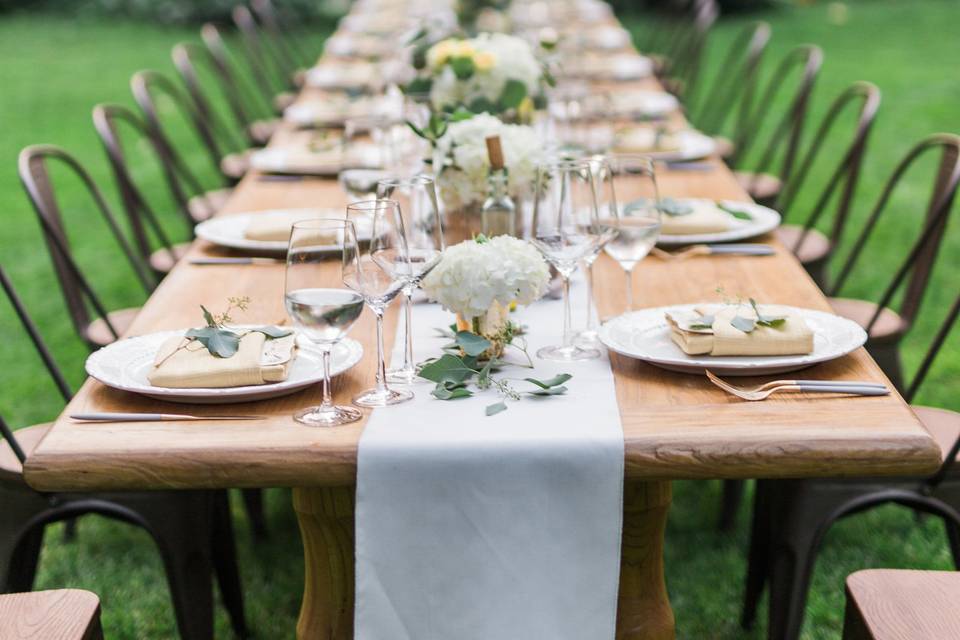 Long table setting