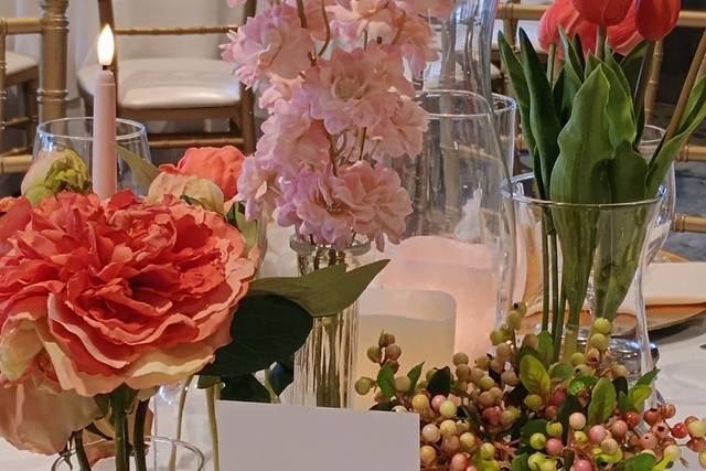Coral and pink centerpieces