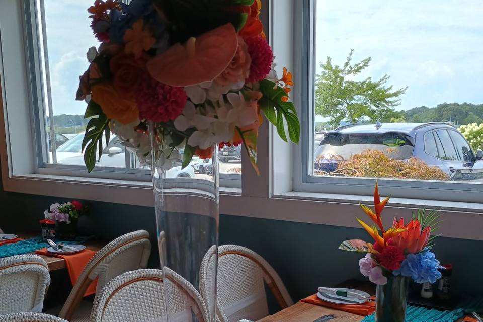 Tropical centerpieces
