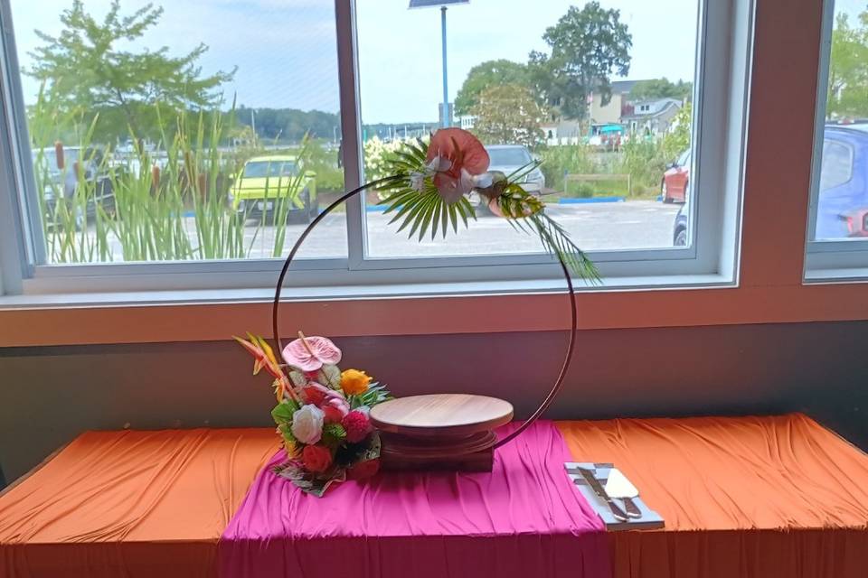 Tropical cake stand