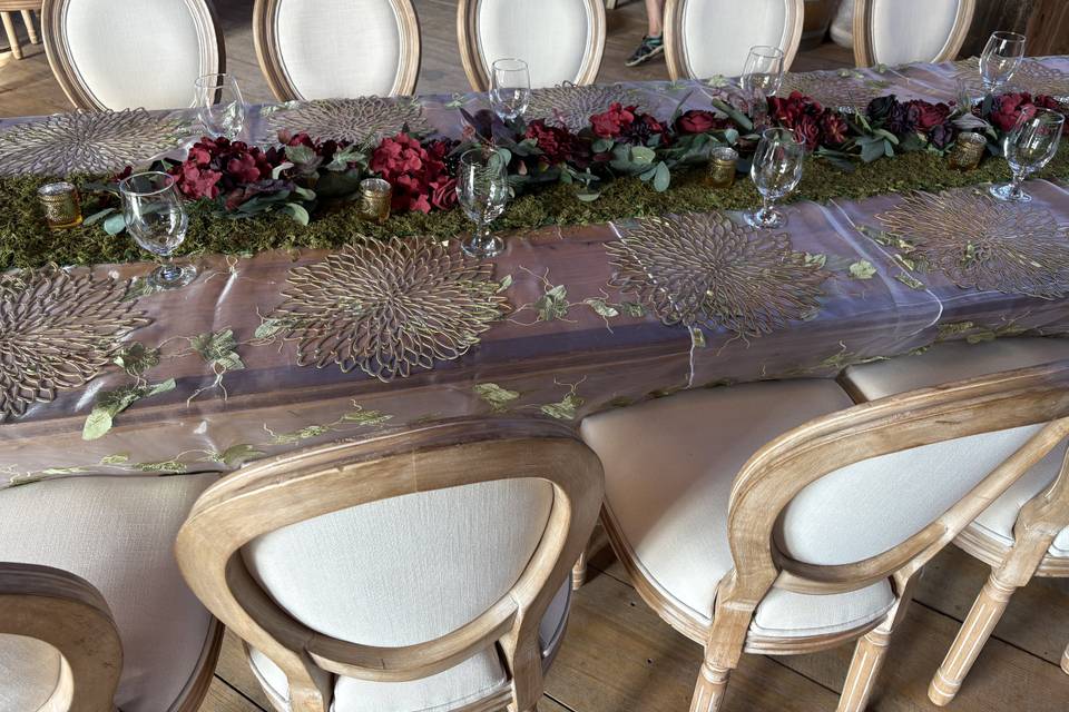 Guest table with Floral runner