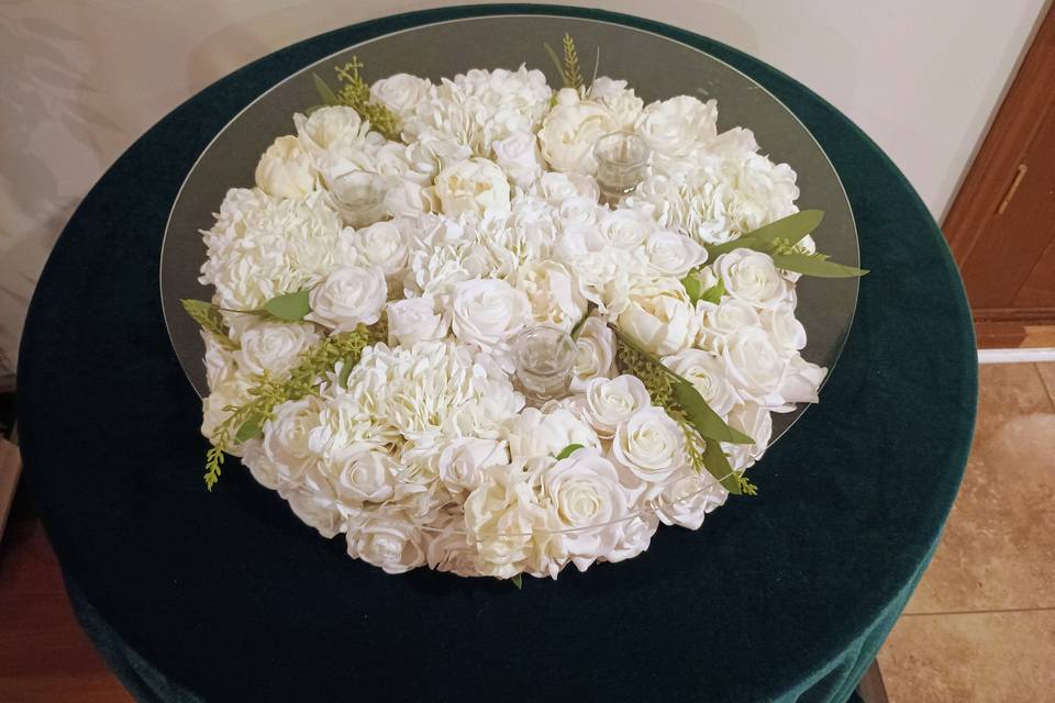 White flower cake stand
