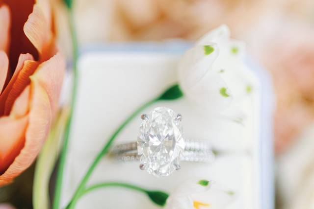Oval Diamond Ring