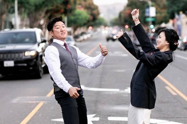 Bride & groom dancing