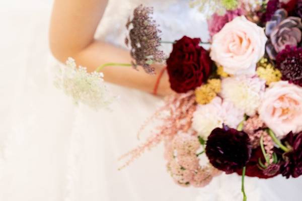 Bride burgundy bouquet