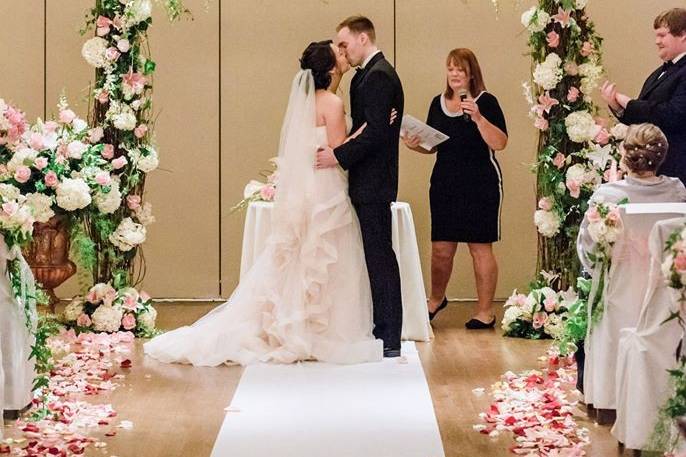 Kissing at the altar