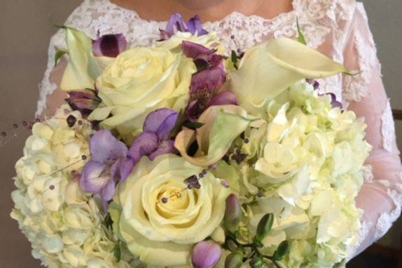 White tone bouquet