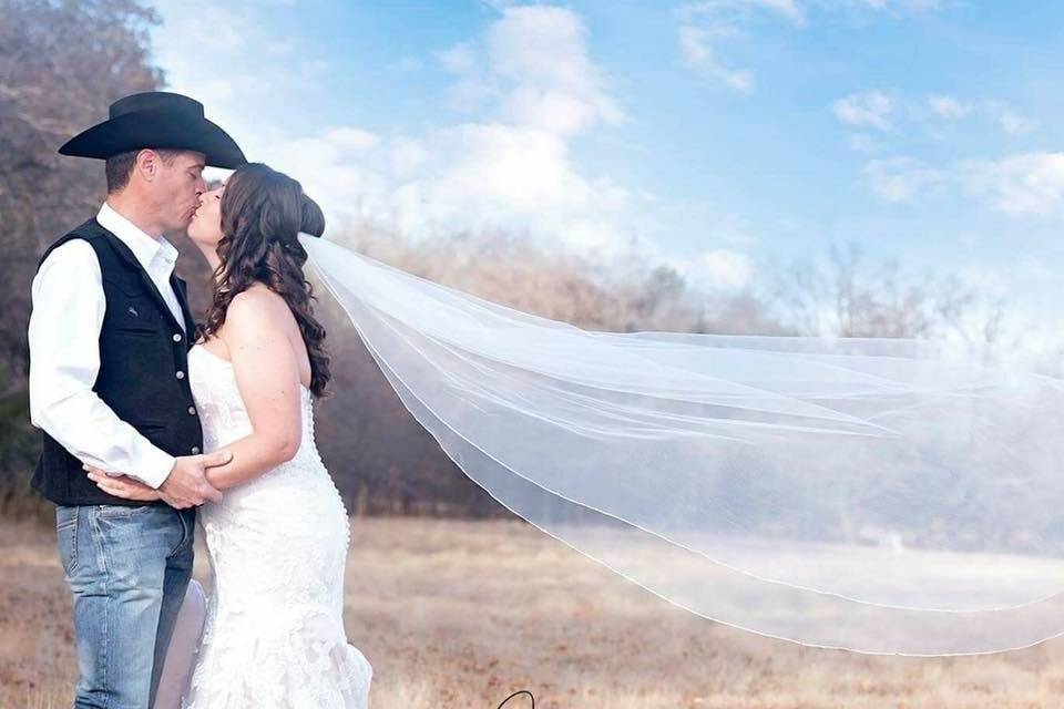 Kissing in the field