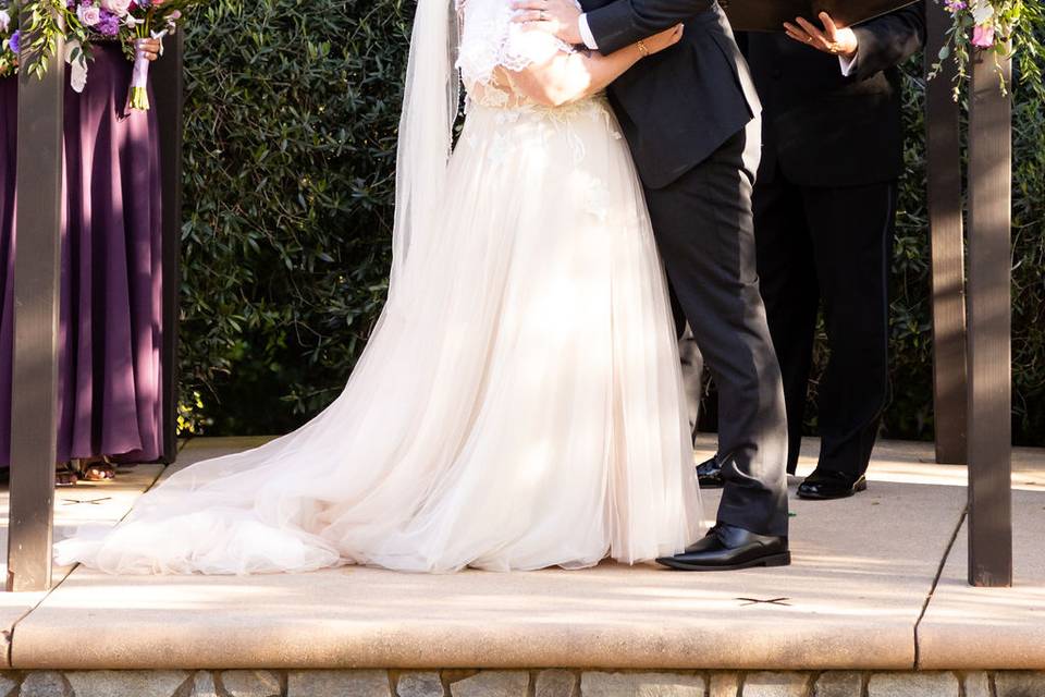 Ceremony kiss