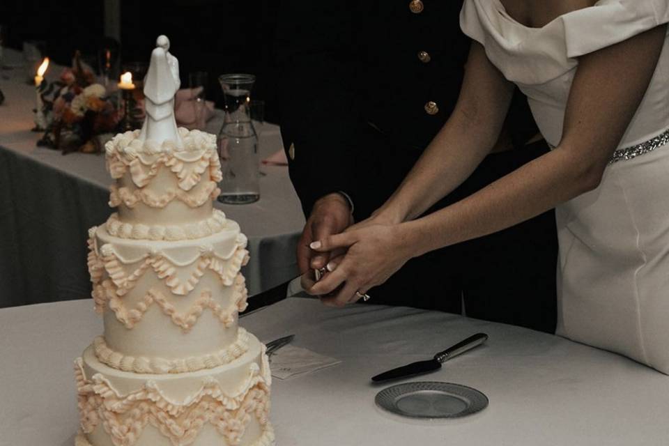 3 Tiered Lambeth Wedding Cake