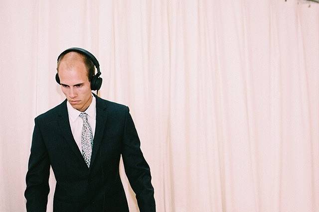 Wedding dj