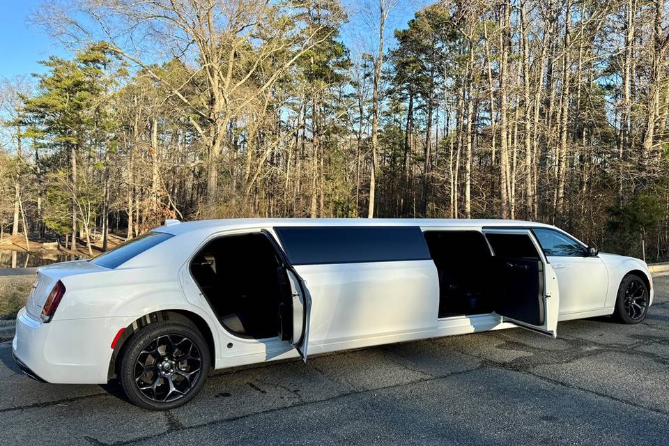 10-PAX Chrysler Stretch Limo