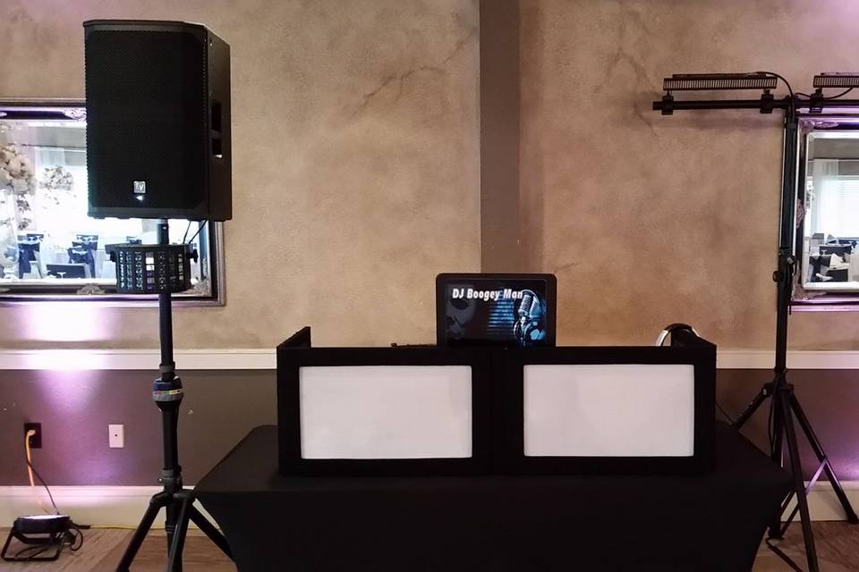 Basic 1 speaker/small light