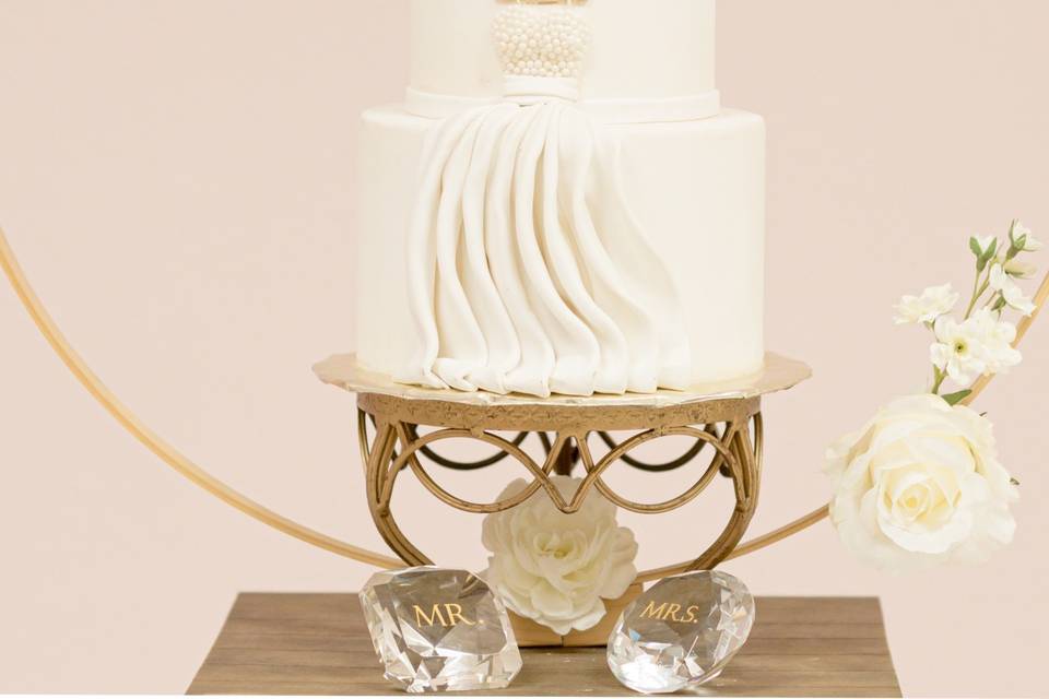 Bridal dress cake design