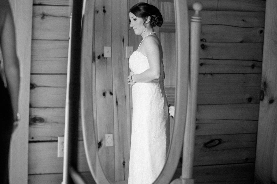 Bride in the mirror