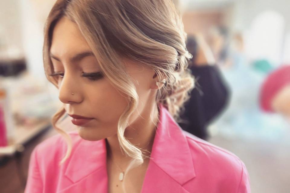 Soft low bun and face frame pi