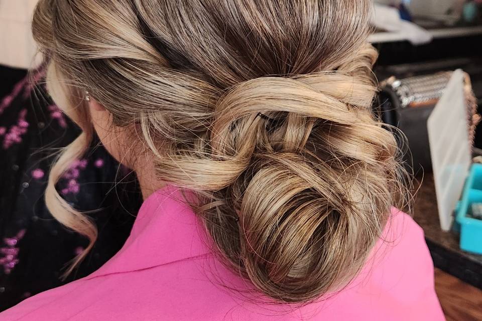Low bun style