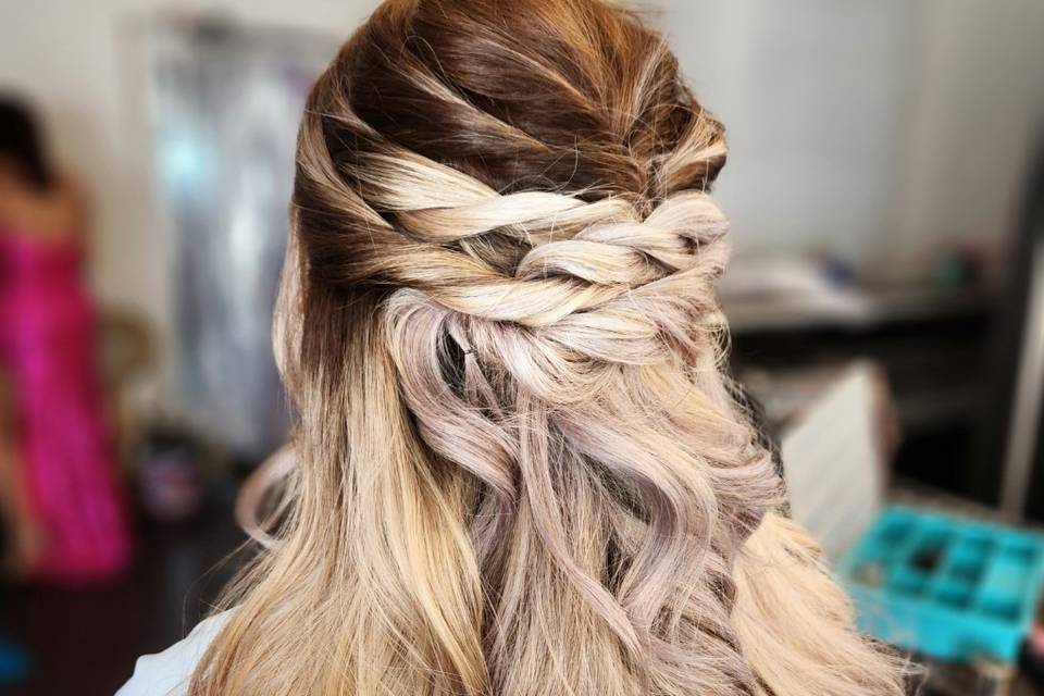 Braided halfup-do