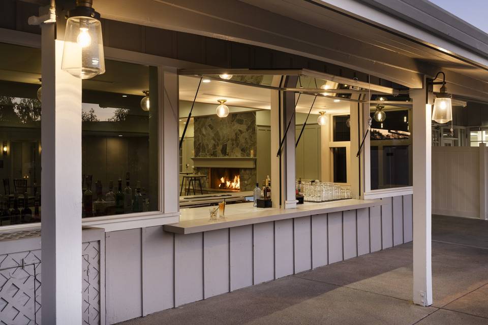 Outdoor Bar