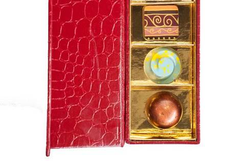 Noela chocolate and confections