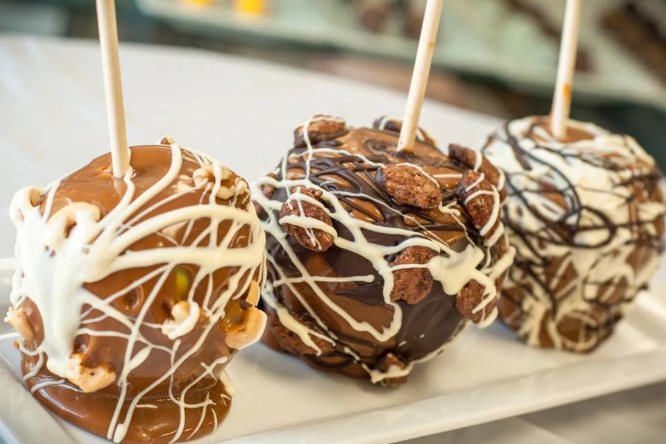 Noela chocolate and confections